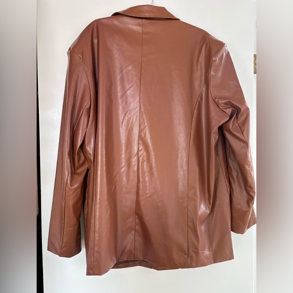 Pretty Little Thing - Faux Leather Jacket - Picture 4 of 5